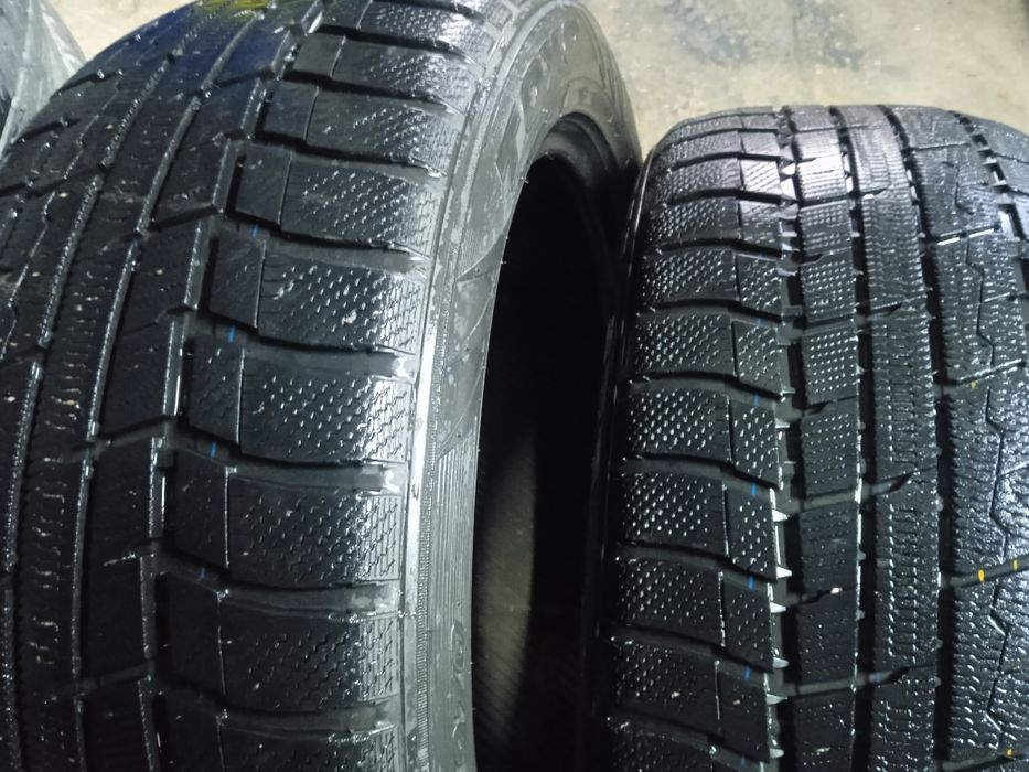 Пара зимних шин .