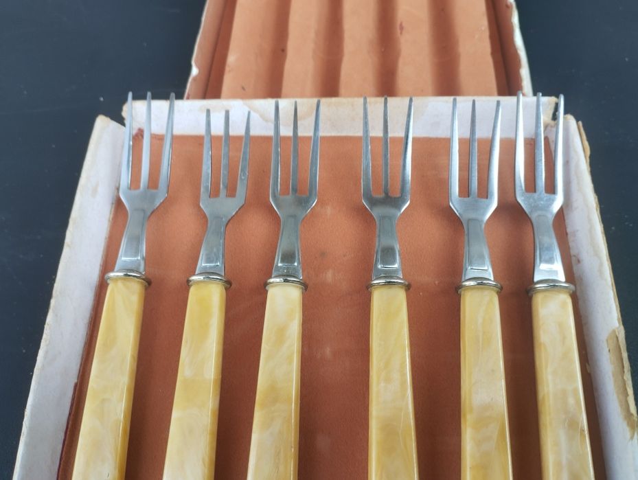 Комплект руски вилички за десерт