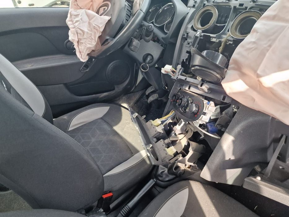 Dezmembram Dacia Sandero Stepway, an 2013