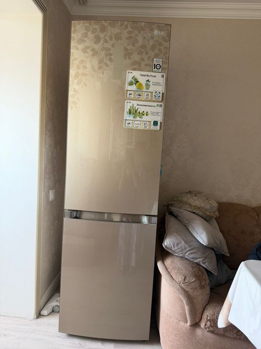 Продам холодильник