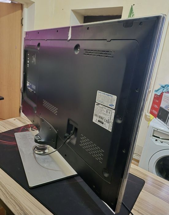 Samsung Smart TV 117см Wi-fi