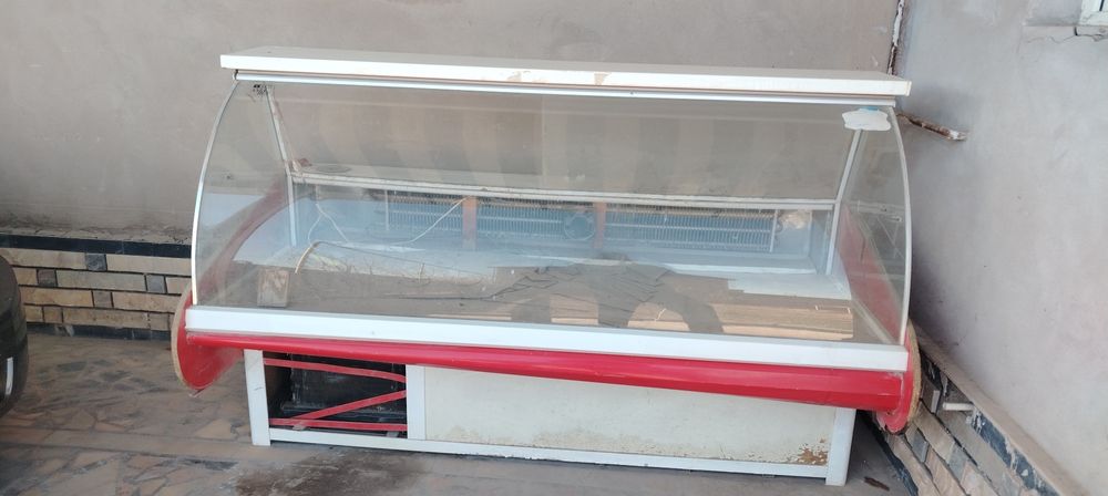 Ветрина холодильник