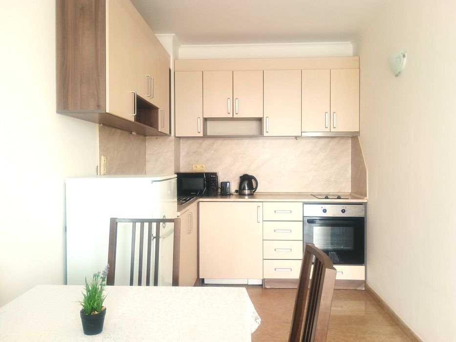 Дава се под наем Двустаен апартамент в Несебър - 71 кв.м за 307 € - Снимка #2