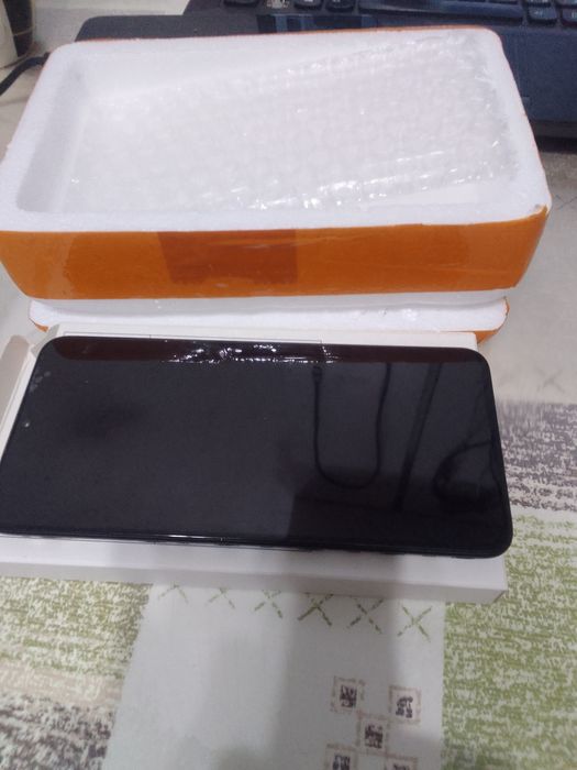 Продам экран на Redmi9