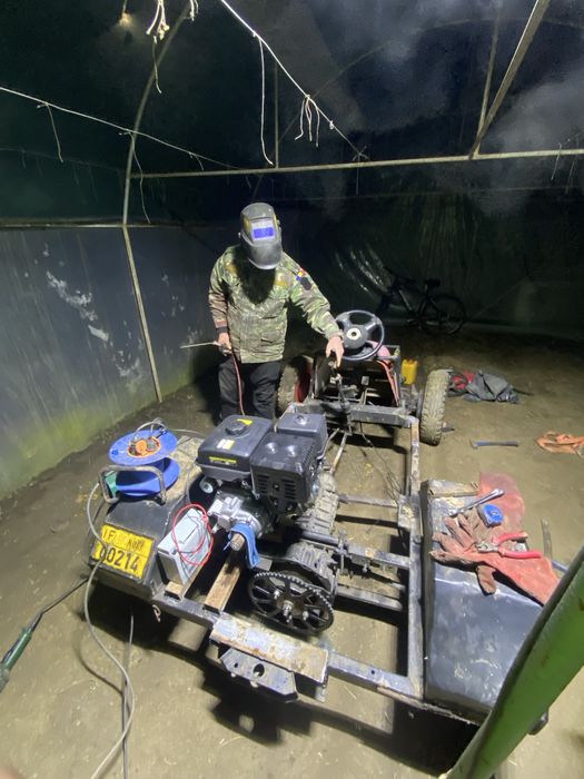 Vând buggy facut de mine cu motor cu pornire la chaie si la sfoara
