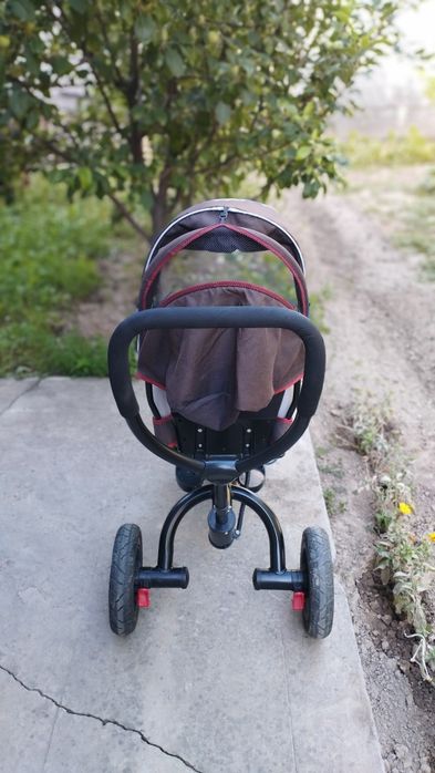 Bolalar velosipedi 1-5yoshli bolalar uchun.Juda qulay