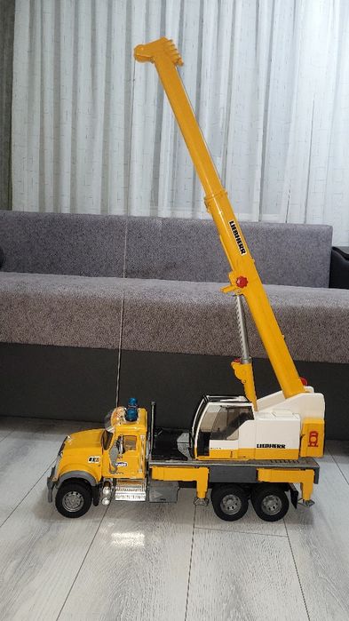 Продам машинки фирмы Bruder