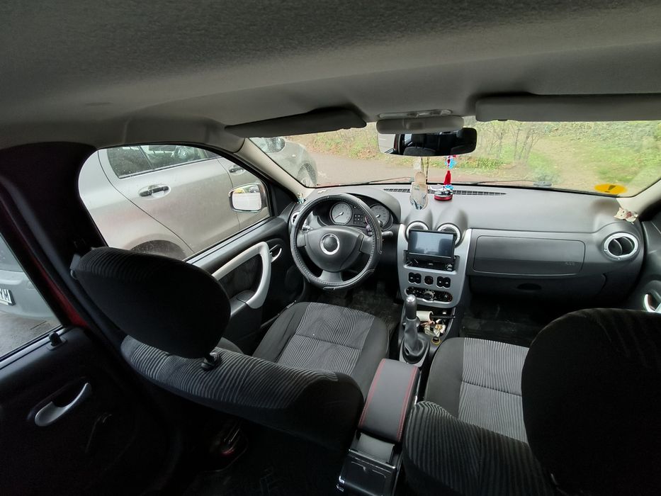 Vînd Logan Laureat 2009 1,4 MPI