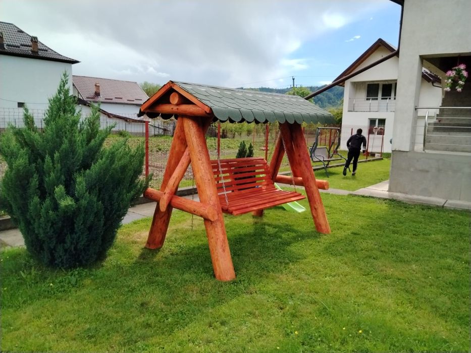 Leagane si foișoare rustice