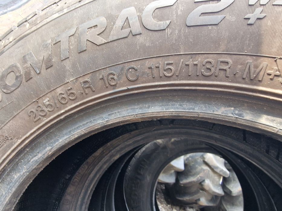 Anvelope 235/65R16C marca Vredestein, M +S, DOT 2022