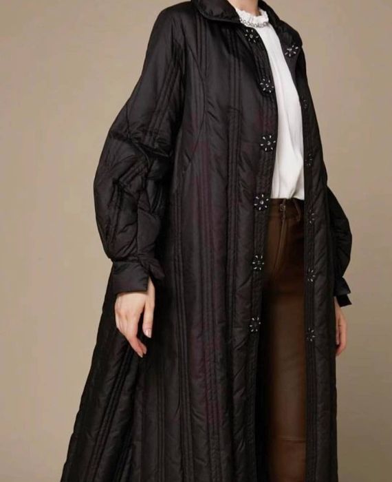 Новое оригинальное стеганное лёгкое теплое на осень весна