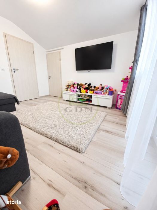 Vand apartament 3 camere Rasnov