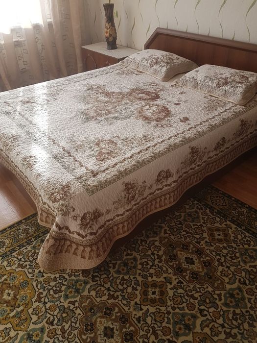 Продам ковать с матрасом 160см × 200см