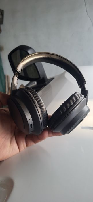 Bluetooth naushnik