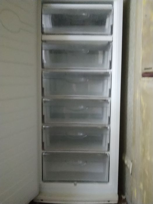 Продам морозильную камеру