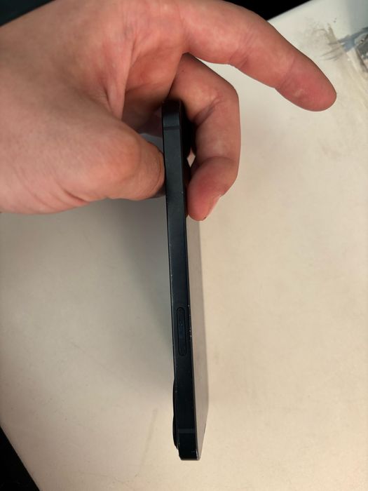 Продажа/обмен айфон 13