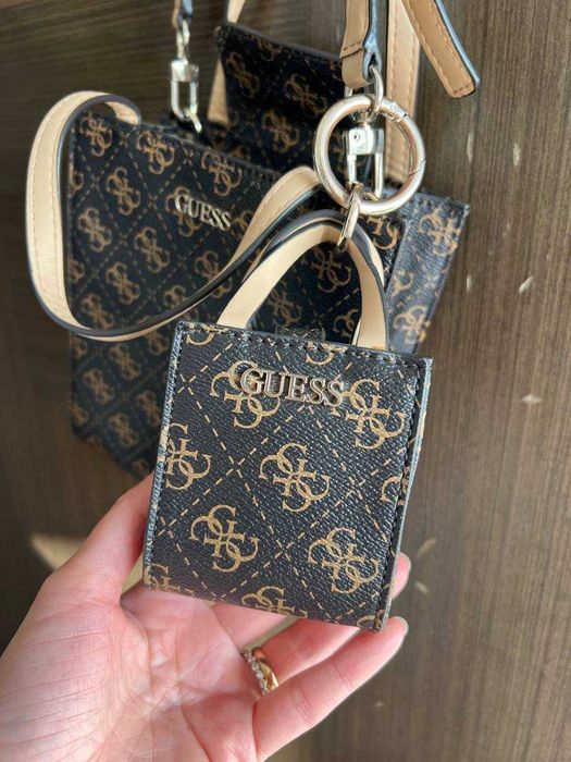 Сумочка GUESS с малышкой оригинал