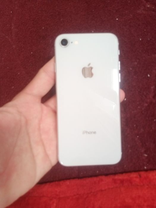Iphone 8  xolatlari  ideal