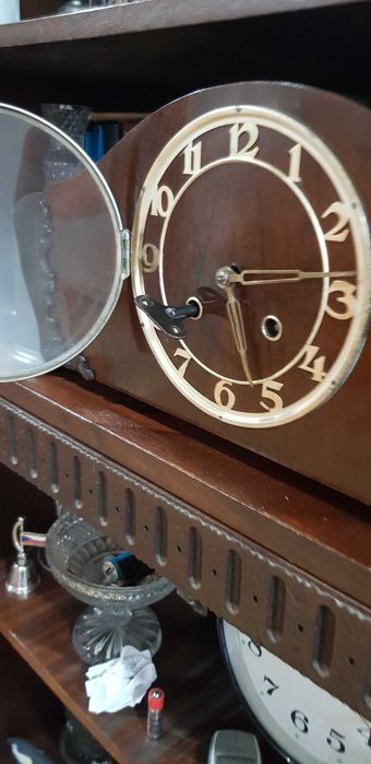 Ceas de semineu mecanic