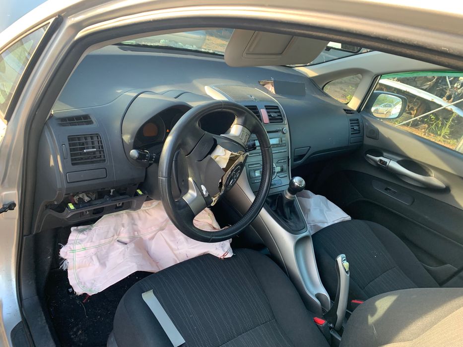 Toyota Auris 1.4i 2009г