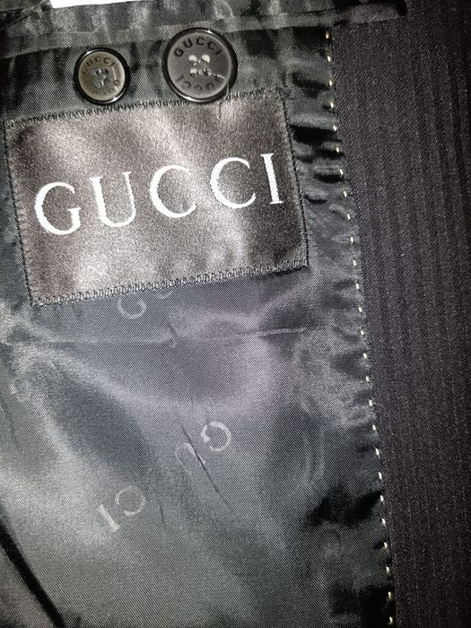 vând costum gucci original