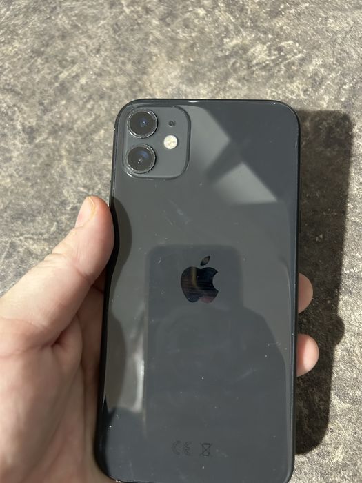 Vând iPhone 11 – 128 GB, în stare foarte bună de funcționare.