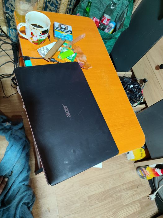 Vând Acer aspire-E1-531 8 gb ram