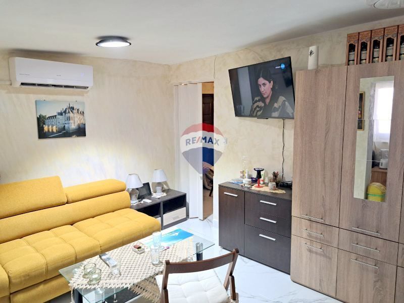 Дава се под наем Двустаен апартамент в Варна, Погреби - 43 кв.м за 357 € - Снимка #1