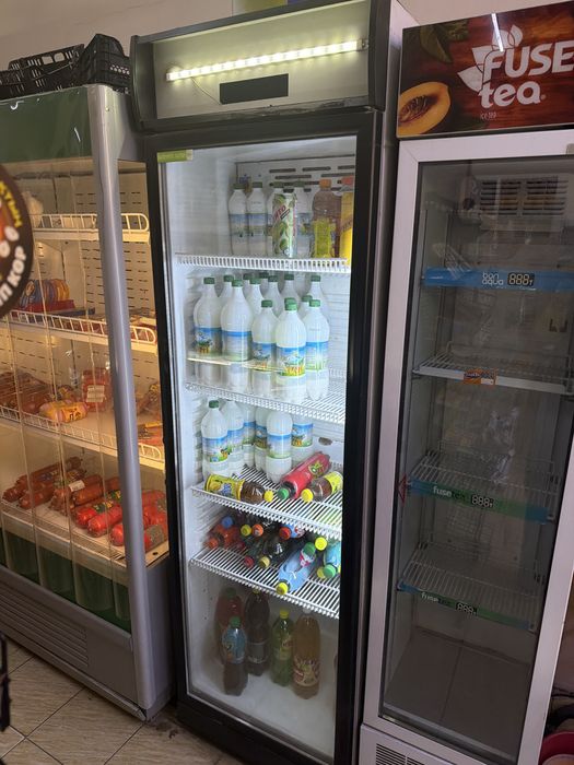 Продается холодильник для магазина