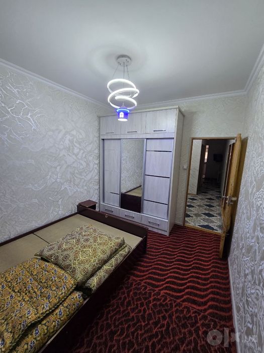 3xonalik uy sotiladi 76kvm 1 etaj barcha jixozlari bilan padvali bor