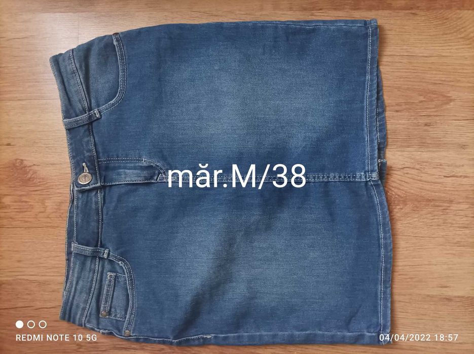 Fuste damă noi/  impecabile