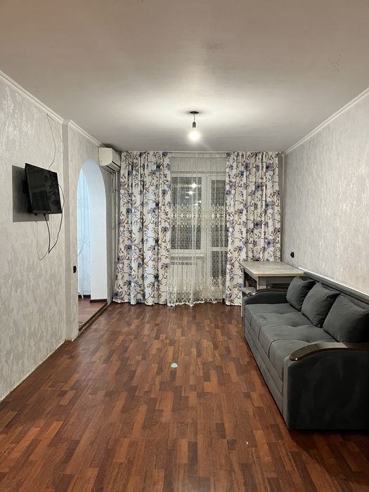 Сдам помесячно 2х комнатную квартиру