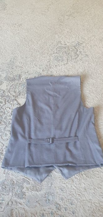 Продам кастюм без брюки