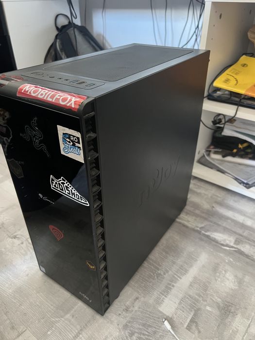 Pc Gaming cu monitor