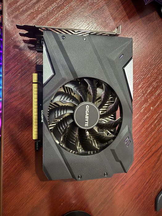 Продам видеокарту gtx 1650 super