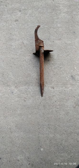 Крепление чугуных  батареи