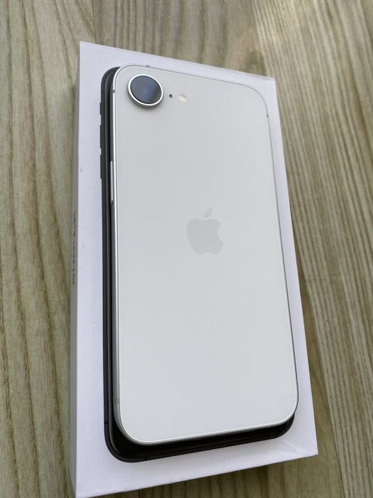 iPhone 16 E , ca NOU , 100% Viata Bateriei
