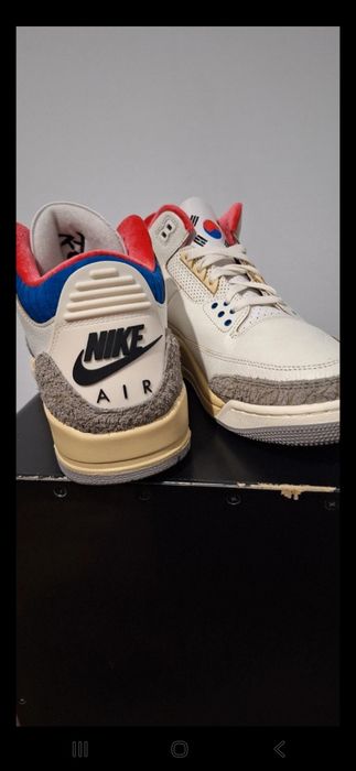 Air Jordan 3 Retro 'Seoul 2.0
No damage, perfect condition
I don't hav