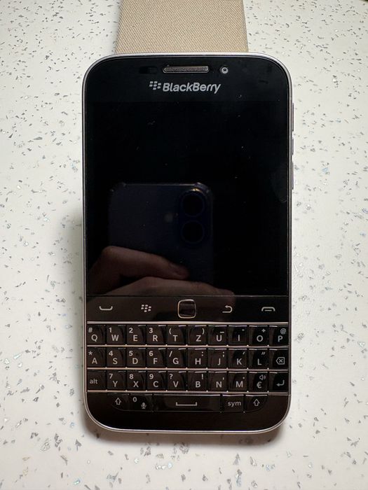 Vând Blackberry Classic 16 GB