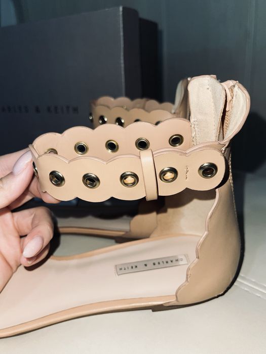 Босоножки Charles & Keith