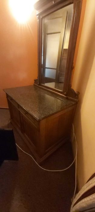 Mobilier antic perioada 1900