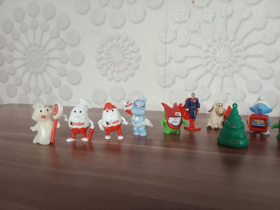 Киндер фигурки и машины