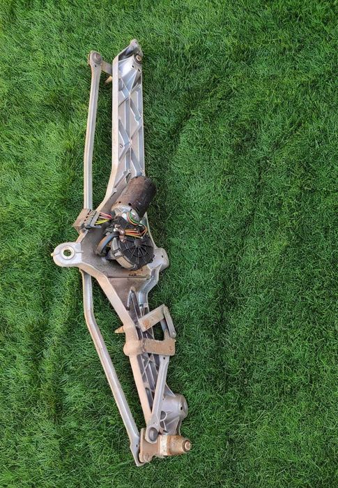 Запчасти на Mercedes W220