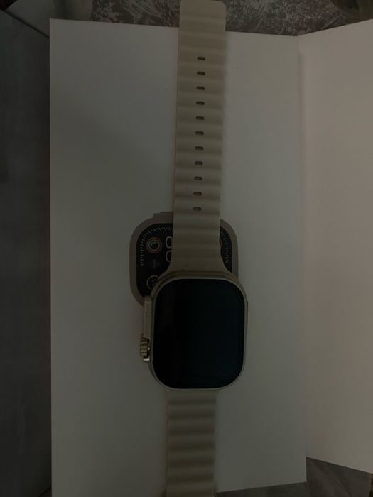 Продам AirPods и Apple Watch.