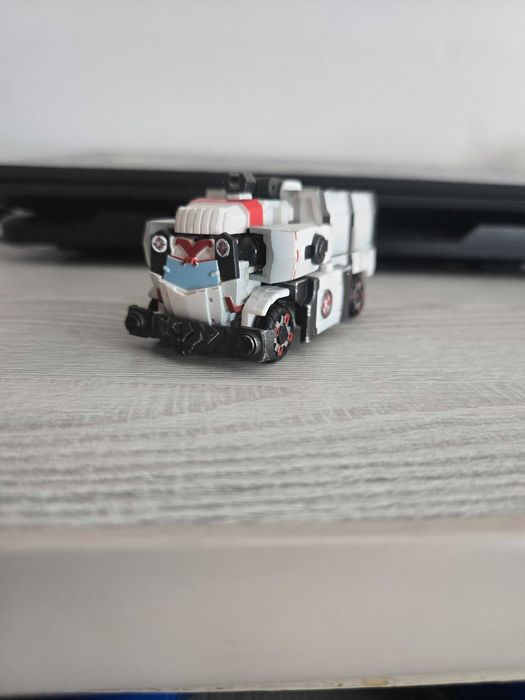 Figurina Transformers Samurai Ratchet