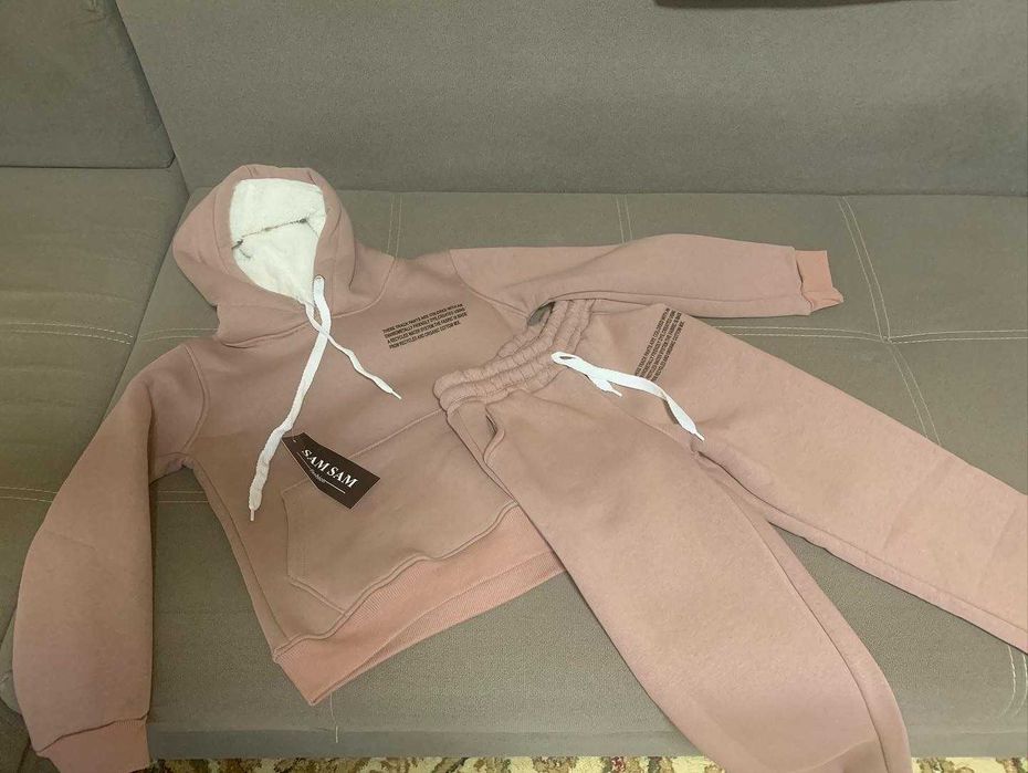 Куртки на девочку