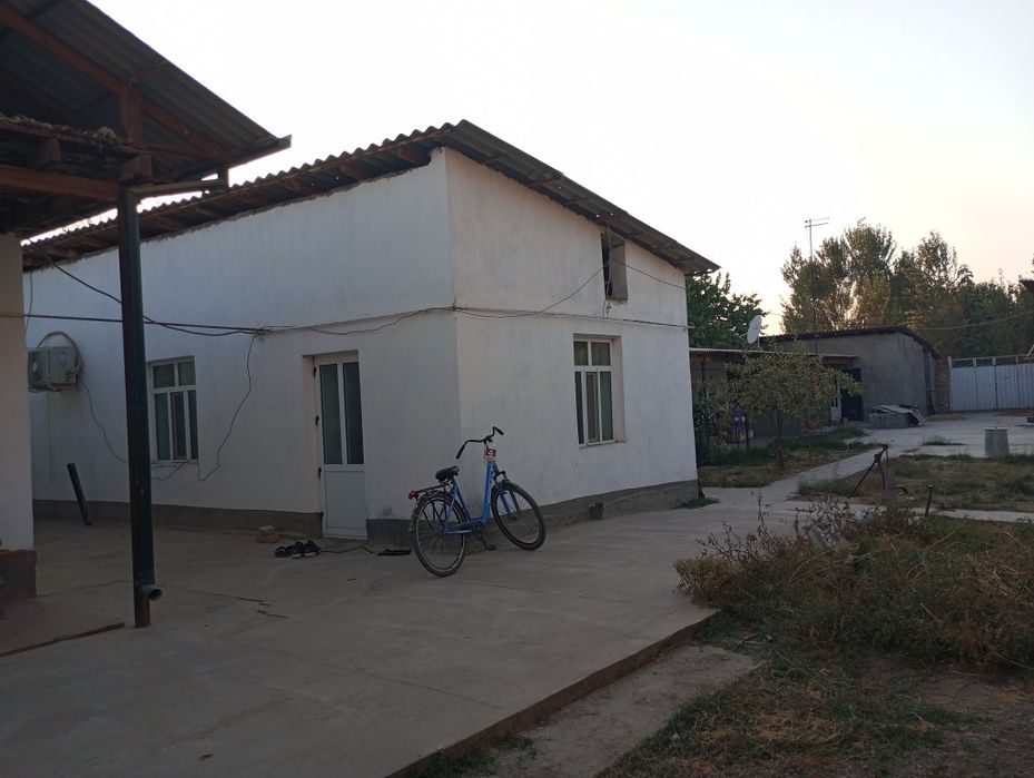 Уй сотилади ховли Кенг 19 сотих им срочно