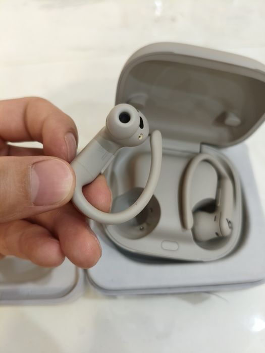 Beats Powerbeats Pro 2