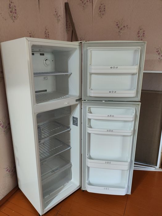 Продам холодильник LG