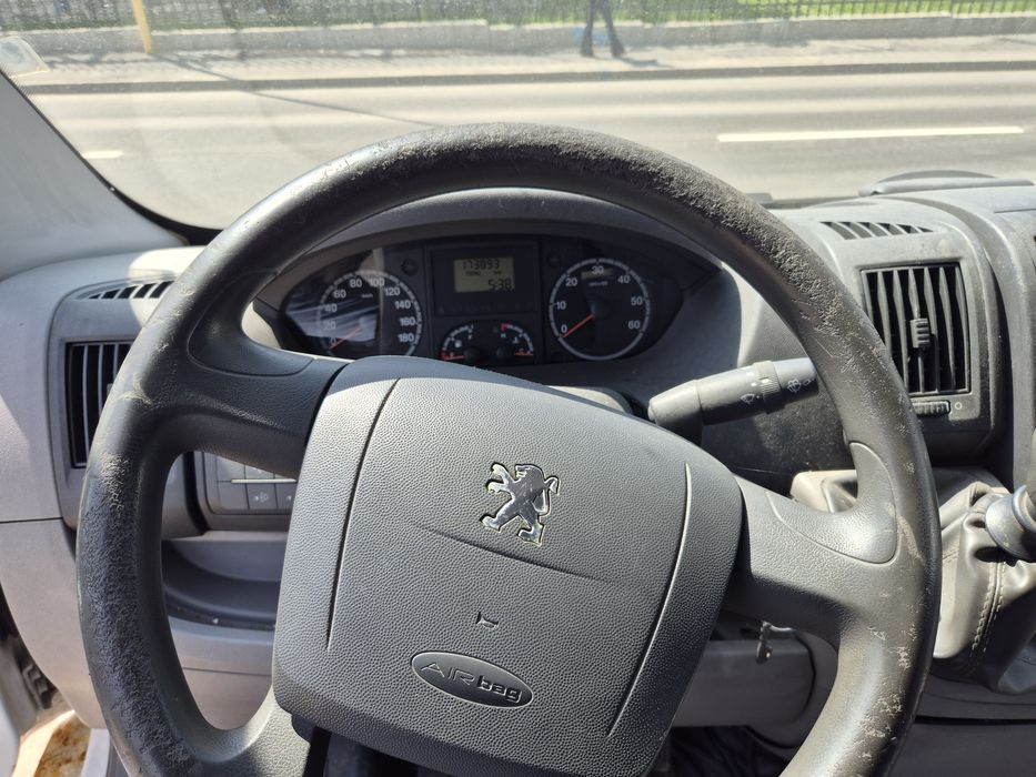 Vând Pugeot Boxer2.2 hdi